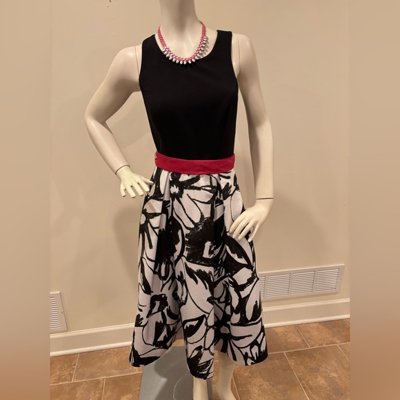 White House Black Market Dresses & Skirts - WHBM Dress w Black and White Floral Skirt, Black Jersey Top, & Pink Waist Bow, 4